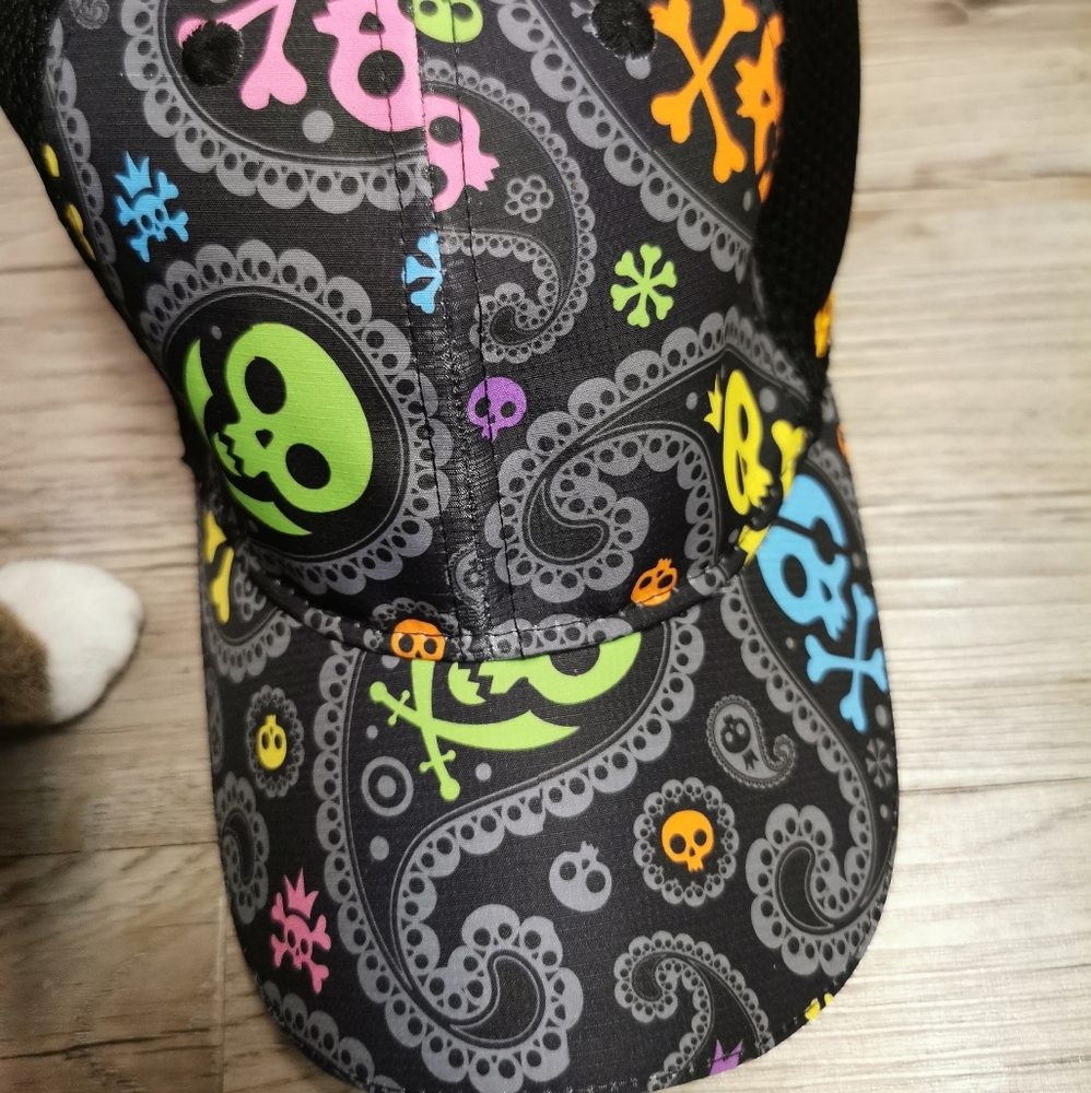 NWT, Headsweats trucker hat, one size